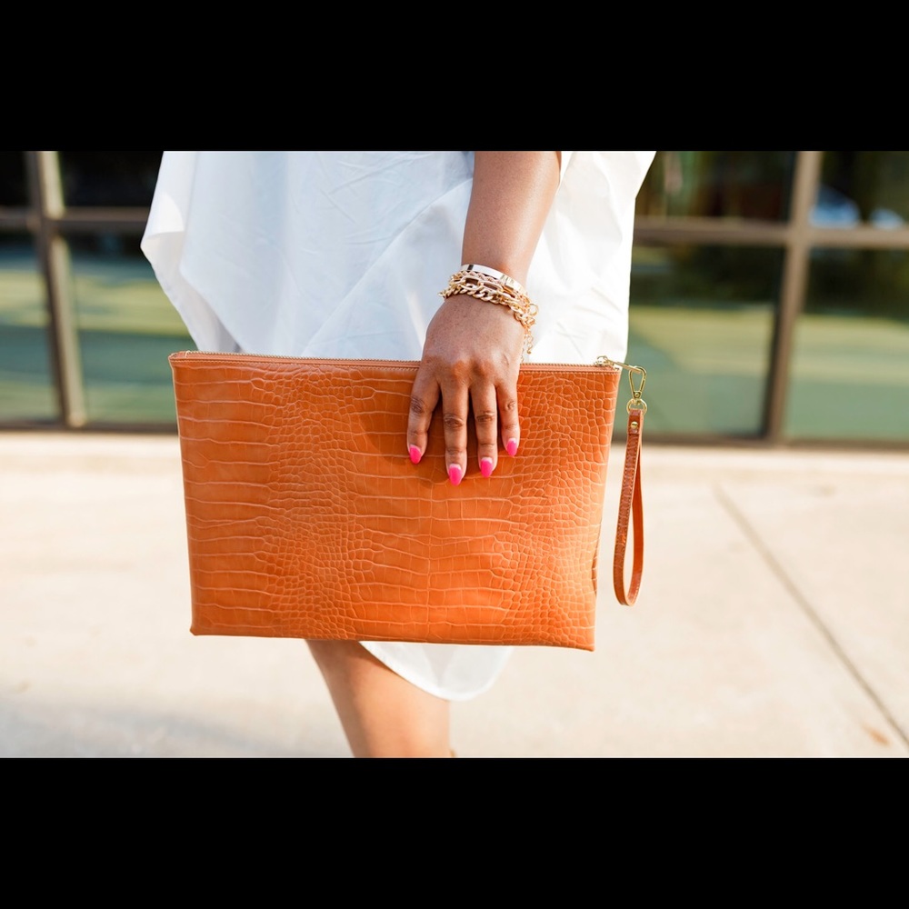 Crocodile Embossed PU Leather Wristlet Clutch